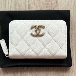Chanel Zipped Coin Purse White Caviar